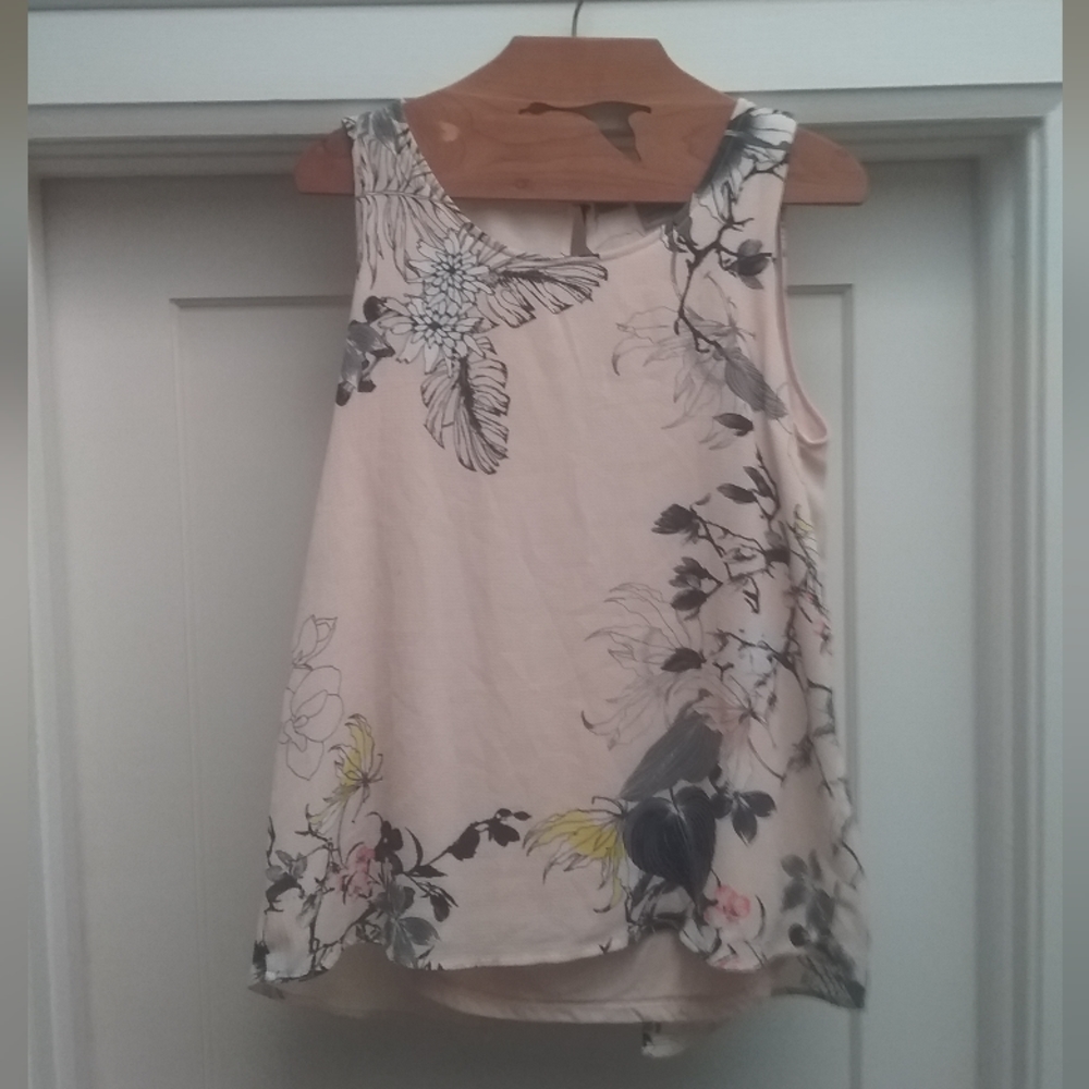 🇨🇦🍁 💥Host Pick x2 !!!💥 Pretty Floral Vero Moda Sleeveless Top🇨🇦🍁